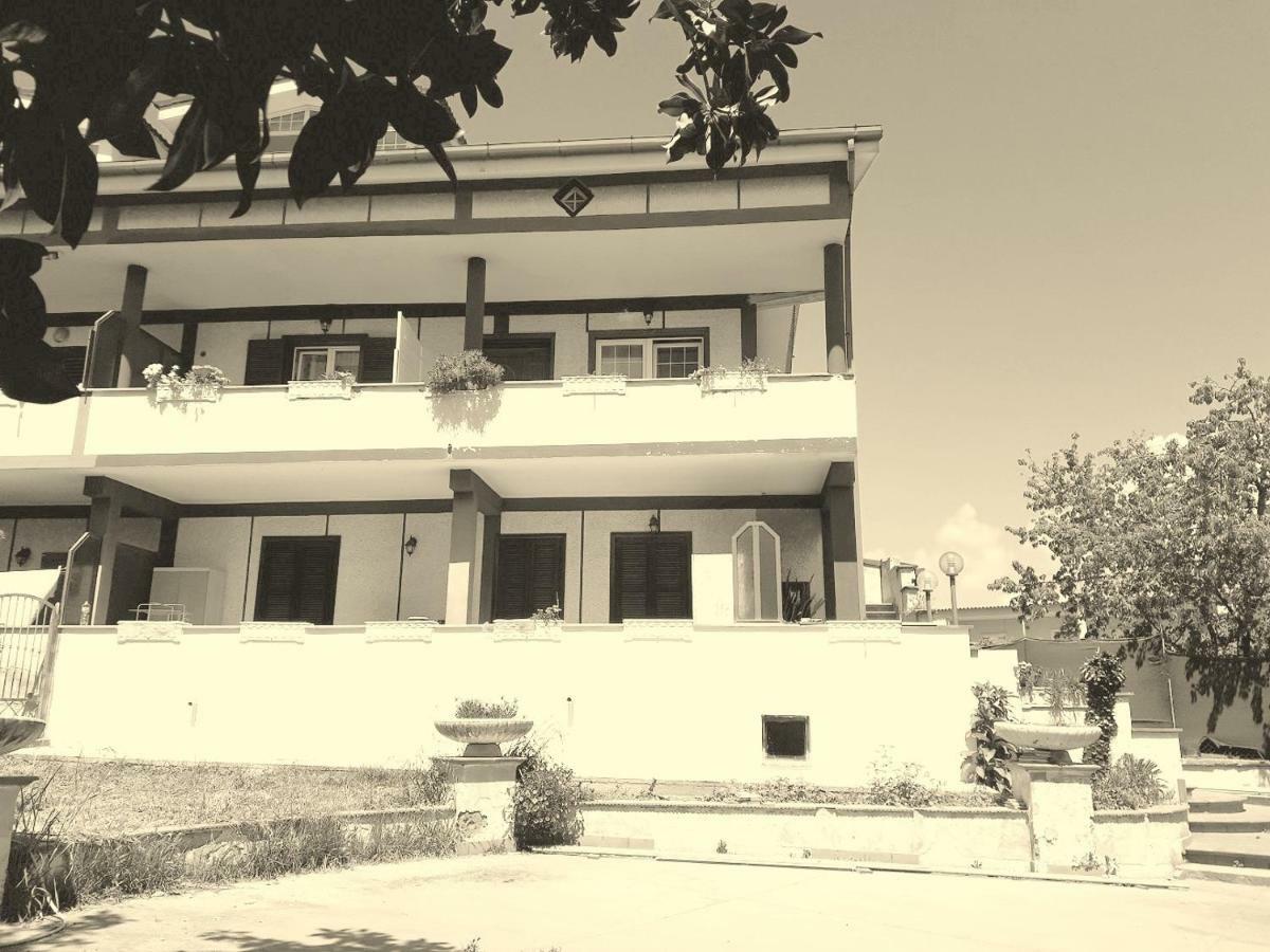 Casa Magnolia Apartment Pomezia Exterior photo