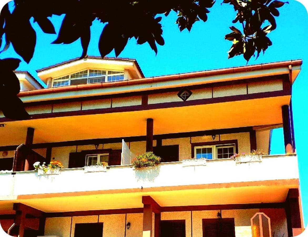 Casa Magnolia Apartment Pomezia Exterior photo