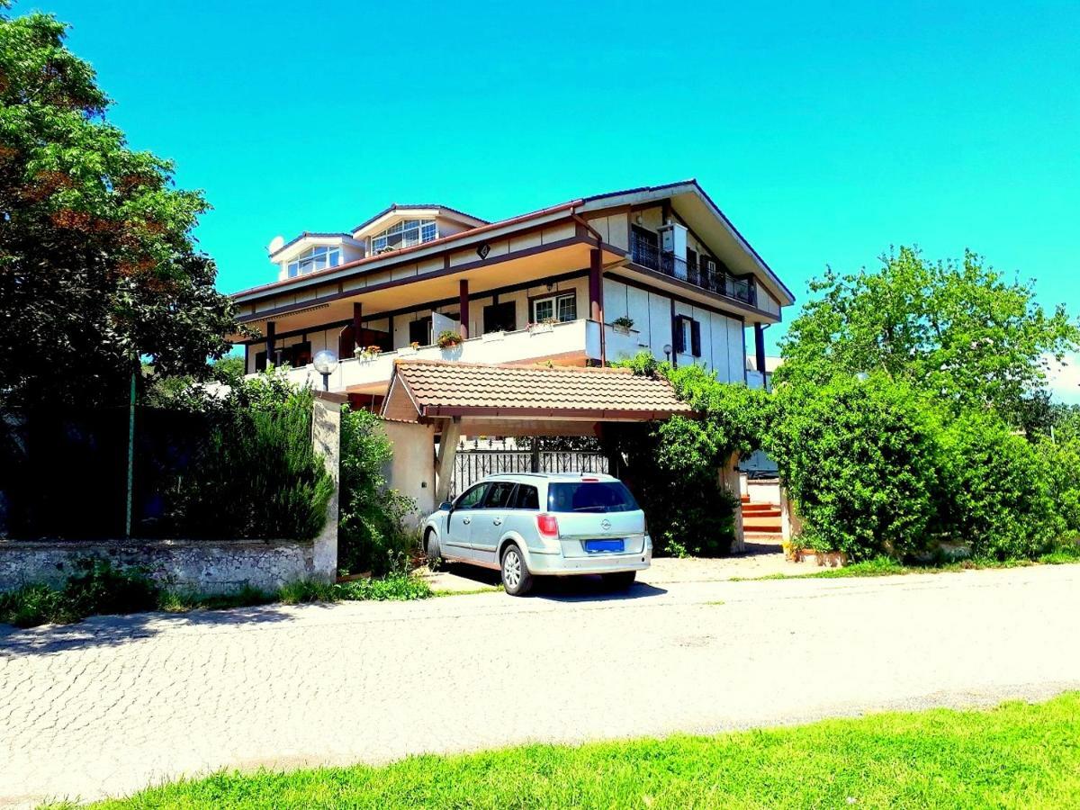 Casa Magnolia Apartment Pomezia Exterior photo